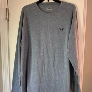 Men’s gray Underarmor long sleeve shirt